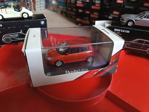 Dealer boxed model - d,