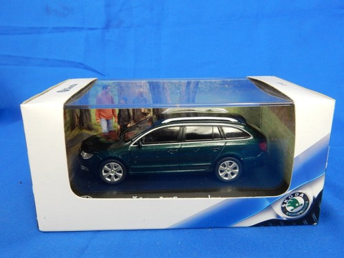 Skoda superb combi - 1:43,